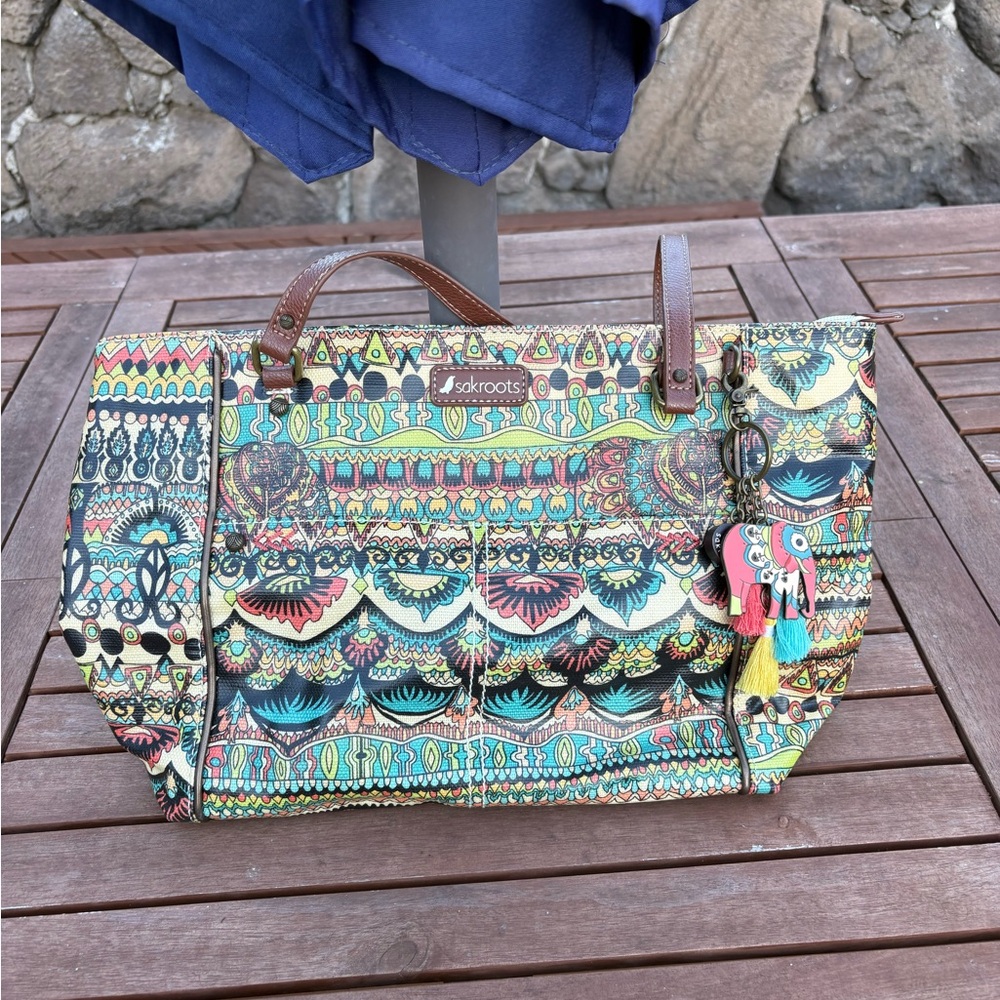 SAKROOTS Multi Colored Shoulder Tote Bag - Picture 2 of 9